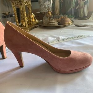 Naturalizer heeled sandals